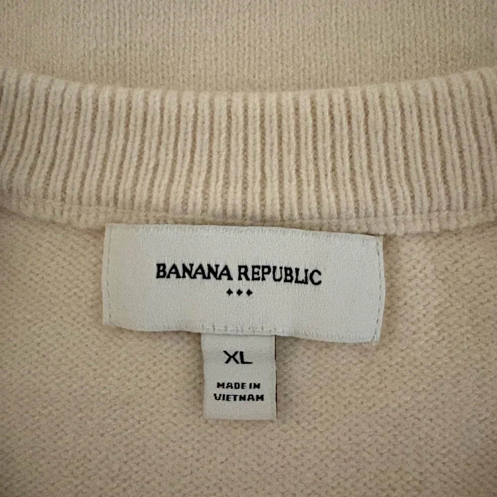 Banana Republic Cream Knit Crewneck Sweater - Picture 3 of 8